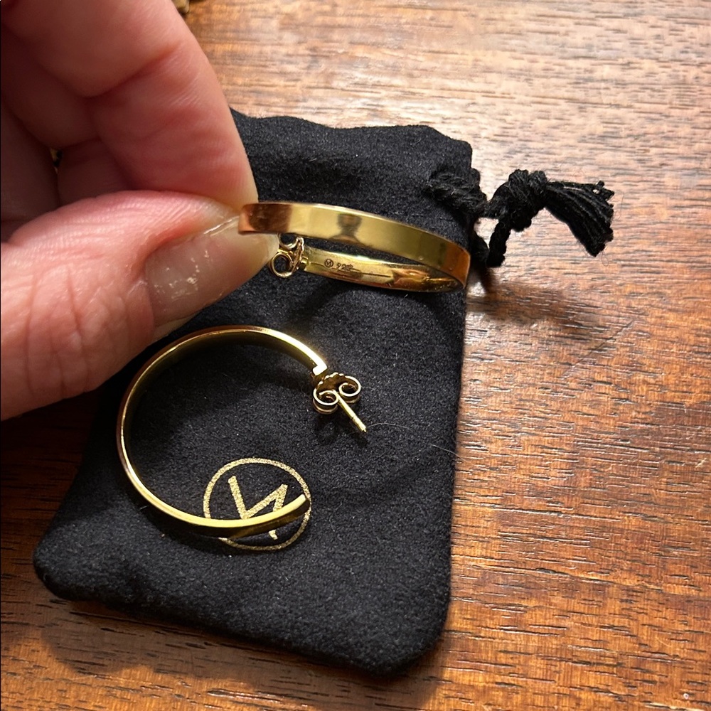 Mejuri Gold Daily Hoops Earrings - Picture 3 of 3